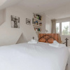 Отель Modern Maisonette Southfields London, фото 5