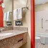 Отель Econo Lodge Inn And Suites, фото 10