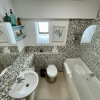 Отель Bright 1 Double bed Apartment Near Cabot Circus, фото 6