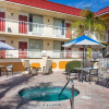 Отель Days Inn & Suites by Wyndham Port Richey, фото 15