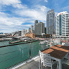 Отель QV Spacious Waterfront with Carpark -962, фото 1
