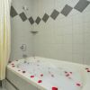 Отель University Inn & Suites, фото 8