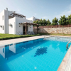 Отель Attractive Villa in Latsimas With Garden and BBQ, фото 14