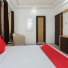 Отель OYO 12544 Varcity Twin Towers, фото 21