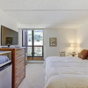 Отель Perfectly Located Hotel Room, Steps to American Eagle chair - Ski-In Ski-Out Property - MP518H by Re, фото 15