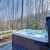 Отель Bryson City Cabin: Deck & Mountain-view Hot Tub, фото 9