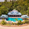 Отель Dolphin Bay Beach Resort, фото 1