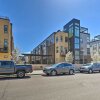 Отель Denver Townhome w/ Rooftop Deck: Walk to Lake, фото 1