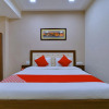 Отель Crown Club by OYO Rooms, фото 3