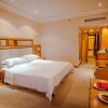 Отель Best Western Premier Wuhan Mayflowers Hotel, фото 2