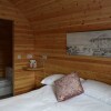 Отель Impeccable1 Double bed Cabin in Poole With Hot Tub, фото 8