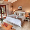 Отель Woodlands Self Catering, Knysna, фото 24