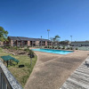 Отель Game Day Retreat: Pool Access, 2 Mi to Texas A & M, фото 15
