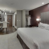 Отель Home Inn & Suites Saskatoon South, фото 4