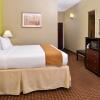 Отель Holiday Inn Express and Suites Indianapolis W- Airport Area, an IHG Hotel, фото 4