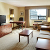 Отель Holiday Inn and Suites Winnipeg Downtown, an IHG Hotel, фото 4
