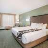 Отель La Quinta Inn & Suites by Wyndham Newport, фото 29