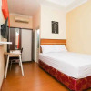 Отель Oyo 2446 Kost Putri Gubeng Kertajaya, фото 3
