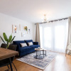 Отель Fresh & Styled 2 Bedroom Apt in Mile End, фото 12