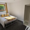 Отель Greenhithe Cozy 2-bed Apt - Easy London Access, фото 2