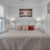 Отель Latitude Adjustment 4 Bedroom Home by Redawning, фото 6