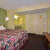Отель Days Inn by Wyndham Southern Hills/ORU, фото 4