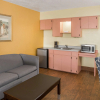 Отель Days Inn & Suites by Wyndham Port Richey, фото 16