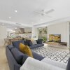 Отель First Class Luxurious Apartment On Noosa River Unit 1 Wai Cocos 215 Gympie Terrace, фото 15