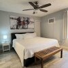 Отель Barefoot Mailman Inn & Suites, фото 14