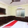 Отель OYO 28801 Radhika Guest House, фото 13
