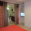 Отель Studio in Le Gosier, With Enclosed Garden and Wifi - 280 m From the Be, фото 7