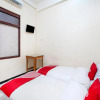 Отель OYO 3842 Eiffel Ketintang Unesa Syariah, фото 7