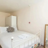 Отель Homely 2 Bedroom House in Kennington With Garden, фото 15
