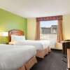 Отель Days Inn & Suites by Wyndham Thompson, фото 6