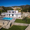 Отель Villa Bellelen With a Heated Pool, фото 22