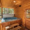 Отель Getaway Moose 3 Bedroom Home by NW Comfy Cabins by Redawning, фото 17