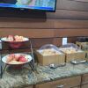 Отель Holiday Inn Express & Suites Phoenix - Mesa West, an IHG Hotel, фото 12