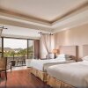 Отель New Century Resort Jiu Long Lake Ningbo, фото 3