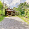 Отель Peaceful Maggie Valley Cabin w/ Mountain Views!, фото 11