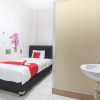 Отель RedDoorz near Taman Flora, фото 4