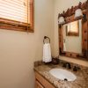 Отель Camber by Avantstay Cozy, Chic Cabin w/ Hot Tub, фото 6