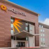 Отель La Quinta Inn & Suites by Wyndham Lubbock West Medical Centr в Лаббке
