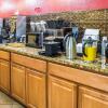 Отель Econo Lodge Inn & Suites, фото 13