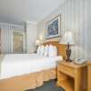 Отель Quality Inn Downtown Inner Harbour в Виктории