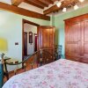 Отель Secluded Holiday Home In Bibbiano With Courtyard, фото 4