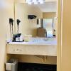 Отель Weston Inn & Suites, фото 8