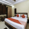 Отель OYO 27825 Hotel Royal, фото 7