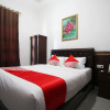 Отель Wisma Fahza by OYO Rooms, фото 5