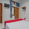 Отель RedDoorz near Setrasari Mall, фото 6