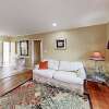Отель Charming Lake Balboa - 3 Br Home, фото 3